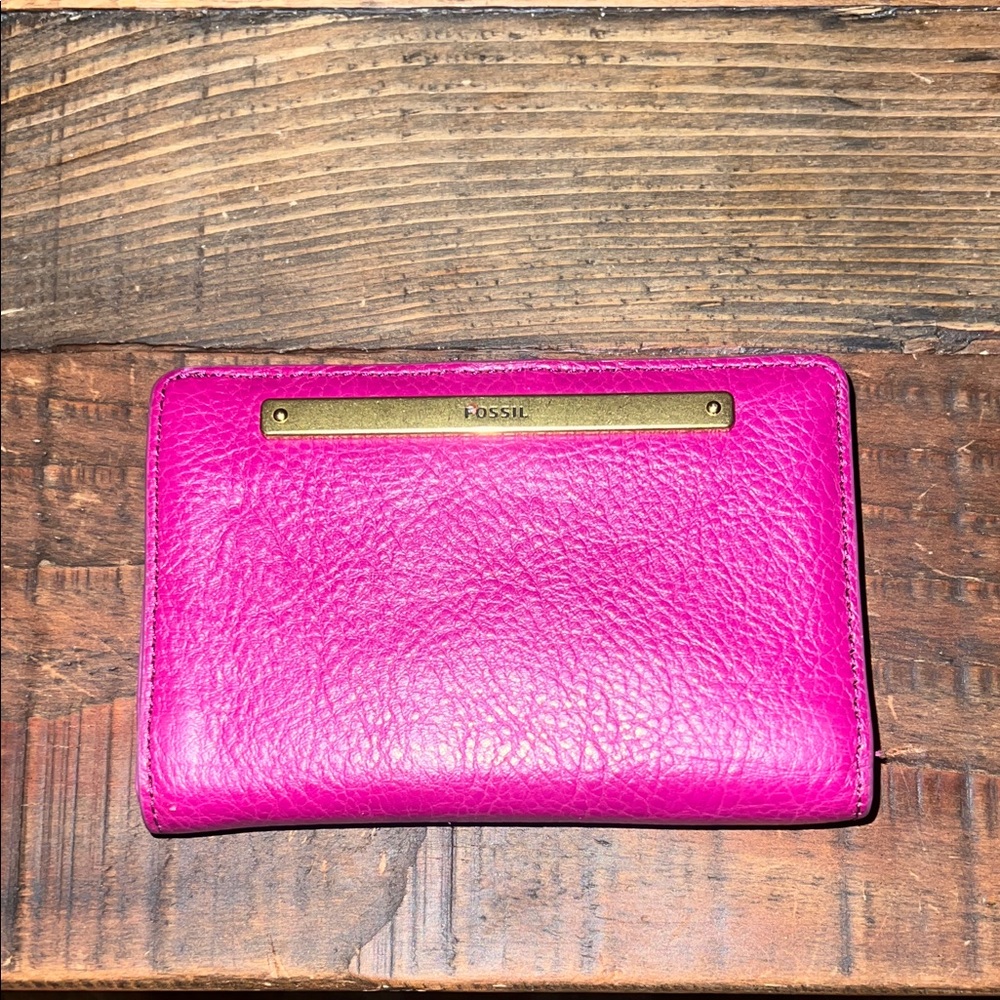 Fossil Fuchsia Leather Wallet with Gold Detail